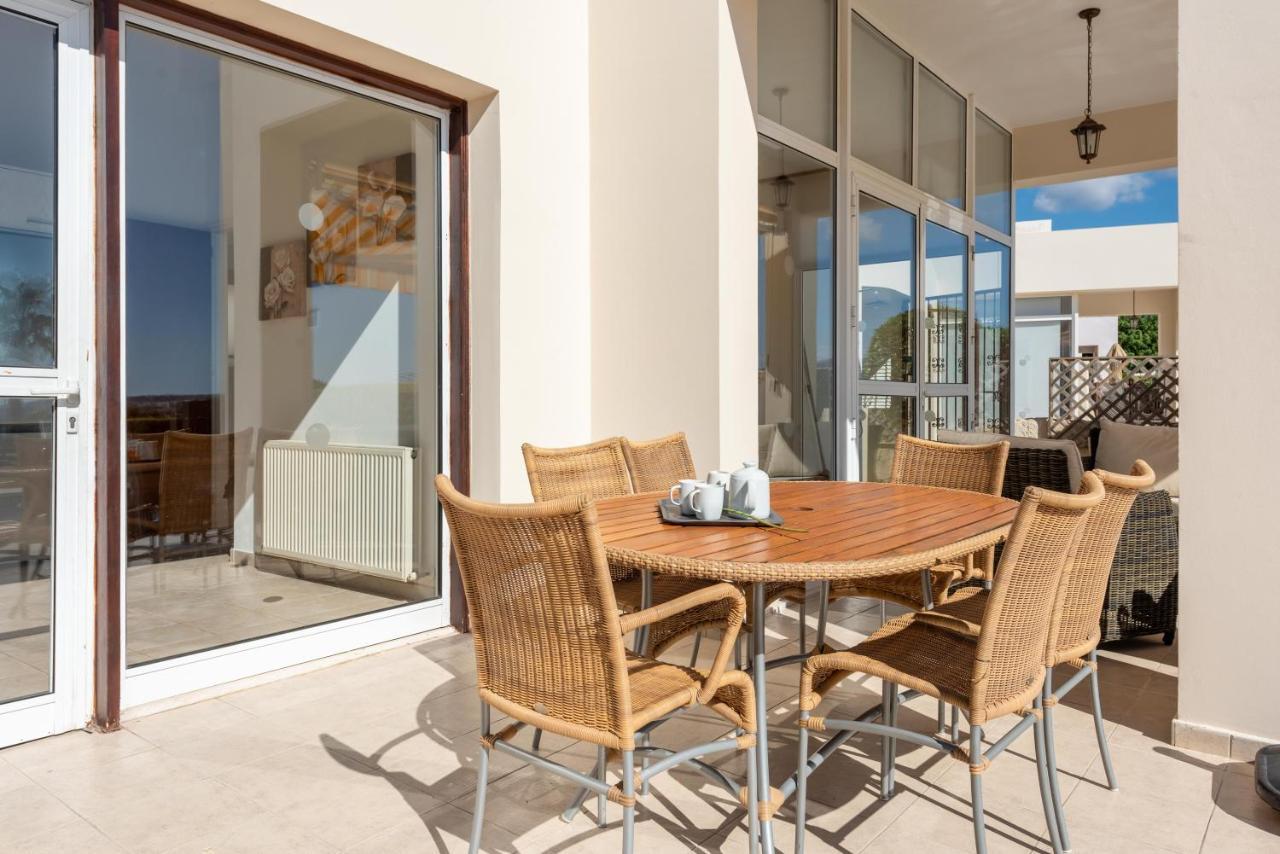 Villa Savoya Sunrise By Ezoria Villas Coral Bay Exterior foto