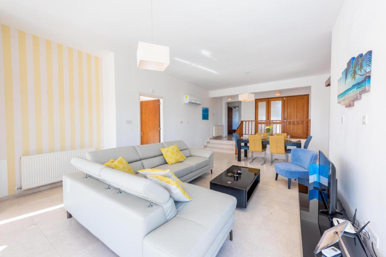 Villa Savoya Sunrise By Ezoria Villas Coral Bay Exterior foto