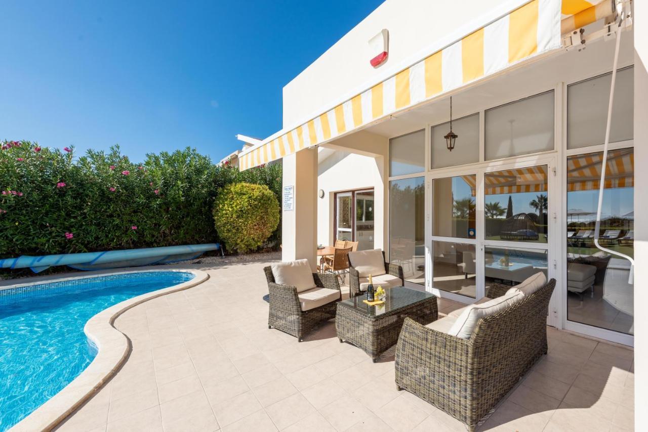 Villa Savoya Sunrise By Ezoria Villas Coral Bay Exterior foto