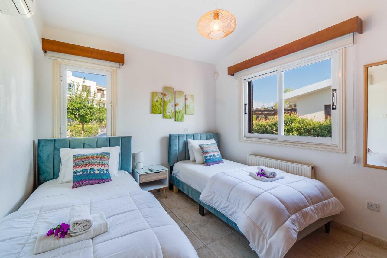 Villa Savoya Sunrise By Ezoria Villas Coral Bay Exterior foto